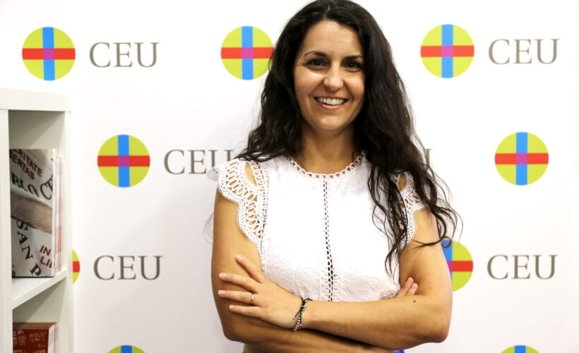 Cristina Noriega profesora de Psicología de la Universidad CEU San Pablo 820x500 1 &bull; La educación en valores ayuda a prevenir la adicción a las redes sociales