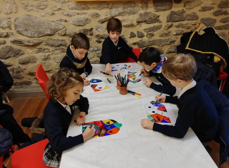 IMG 20200120 113606 &bull; Primaria visita a la catedral de Santa María y crea sus propias vidrieras