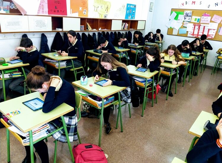 Image 24 1 &bull; El papel de la acción tutorial en la formación integral y personalizada de los Colegios CEU