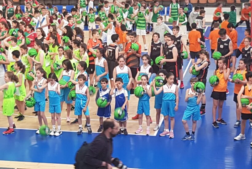 Image 4 &bull; Participamos en la balonada multitudinaria por la Copa de la Reina de baloncesto
