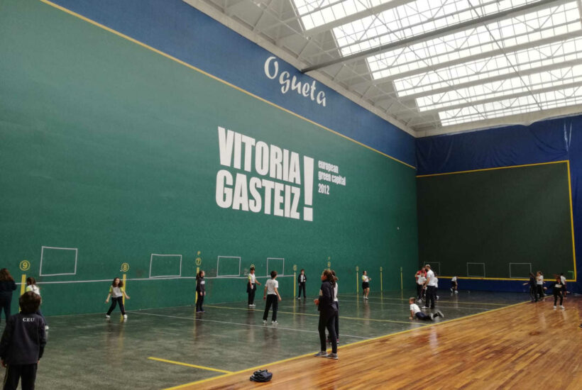 file8 4 &bull; Taller de iniciación a la pelota vasca en el frontón de Ogueta
